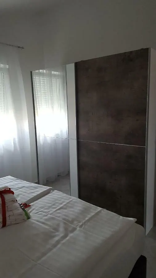 Villa Marija Vir 0*,
